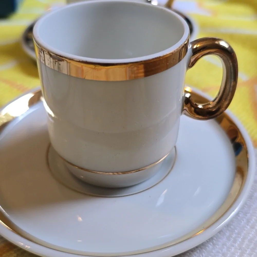 EUC - Vintage Royal Crown After Dinner Coffee Service for 4 in White and Gold - Picture 6 of 12